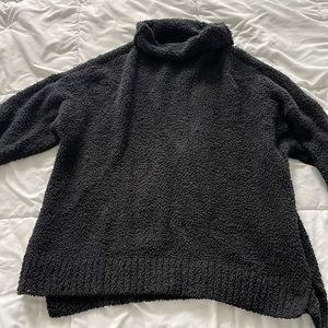 Women’s Ugg sweater color black size S